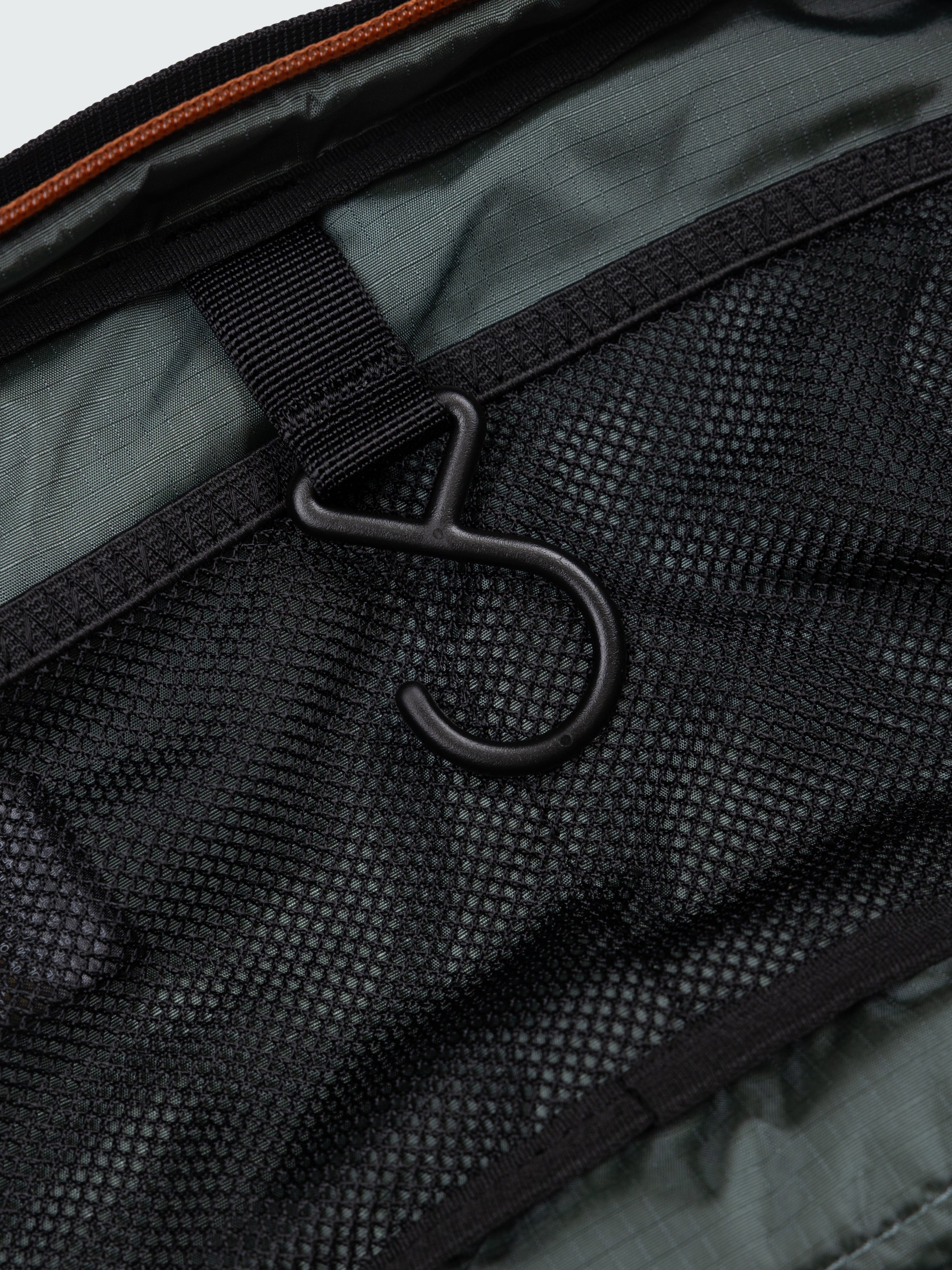 Mako Toiletries Bag